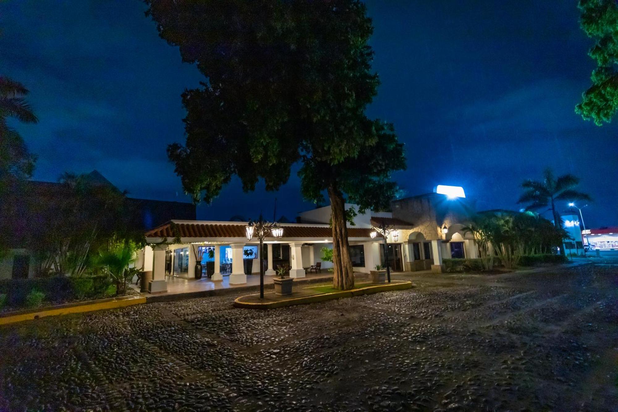 ホテル Inhouse Select Hacienda Tres Rios Culiacán エクステリア 写真