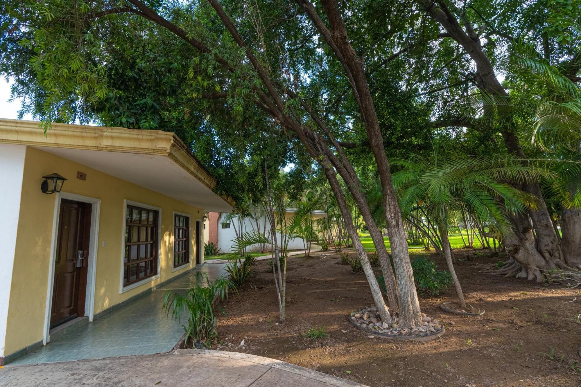ホテル Inhouse Select Hacienda Tres Rios Culiacán エクステリア 写真